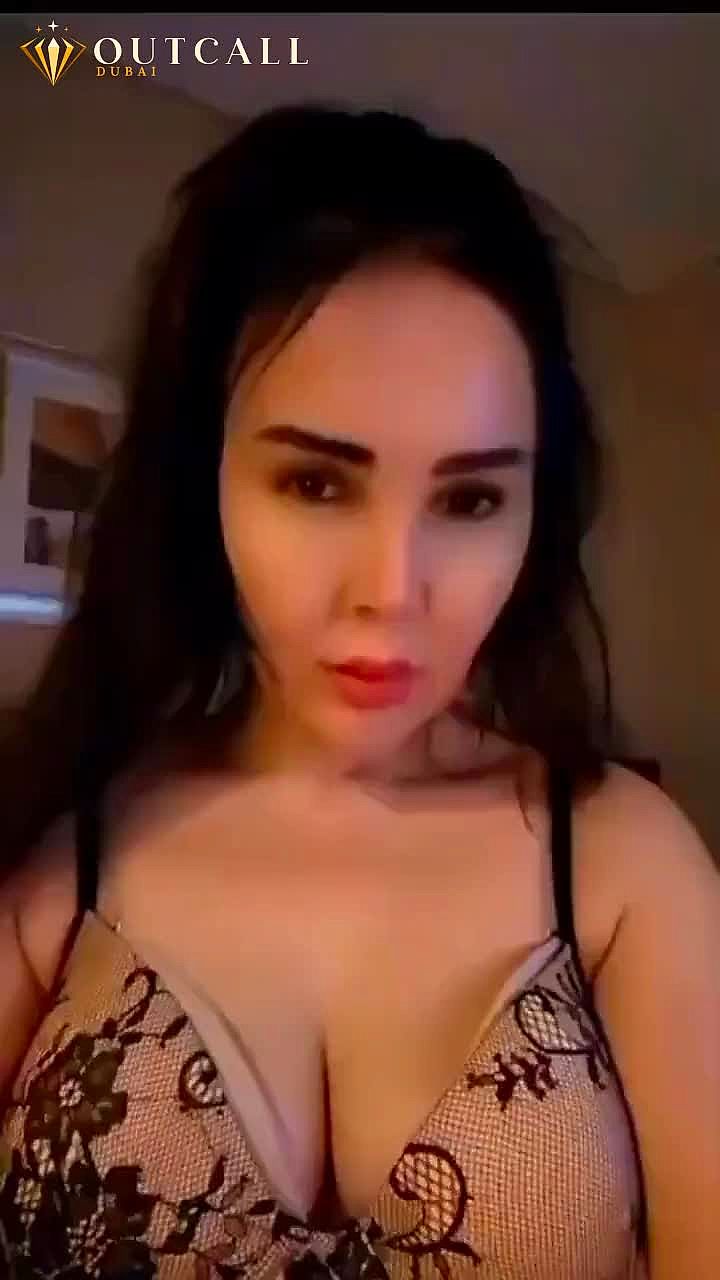 Karena Video Background