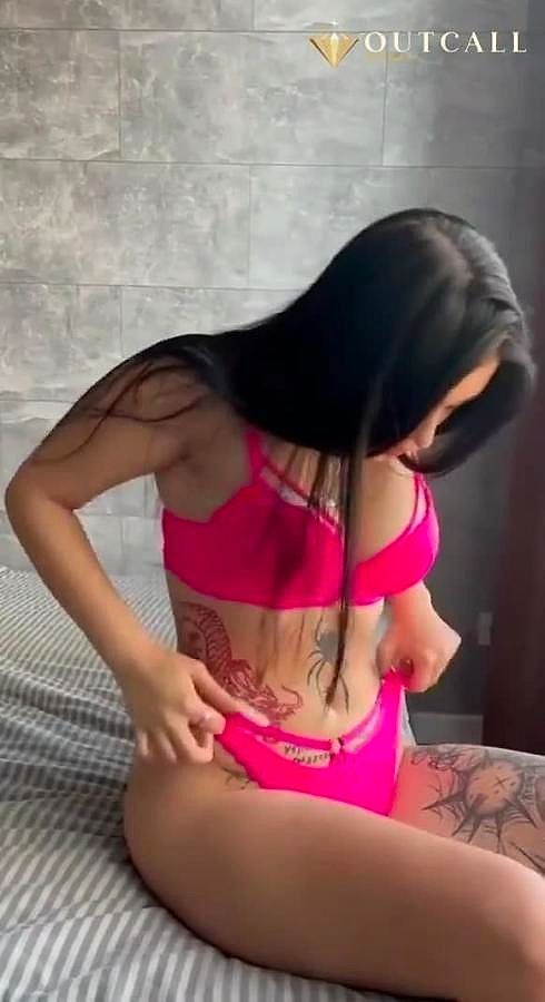 Molli Video Background