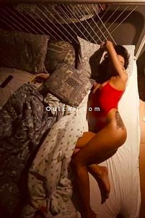 Loretta - Dubai Escorts