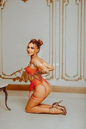 Emma - Dubai Escorts