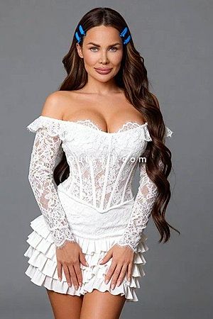 Mona - Dubai Escorts