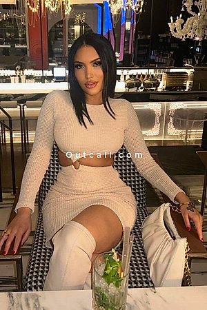 Frida - Dubai Escorts