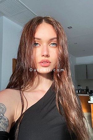 Vera - Dubai Escorts