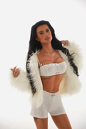 Crystal - Dubai Escorts