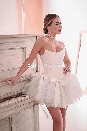 Davina - Dubai Escorts