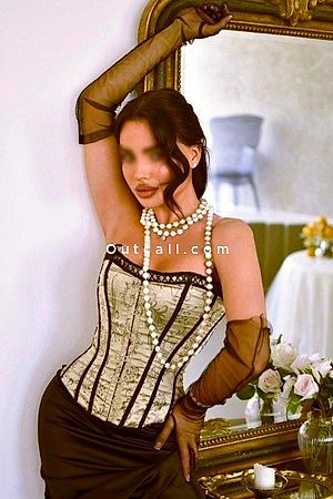 Eira - Dubai Escorts