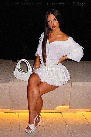 Raven - Dubai Escorts