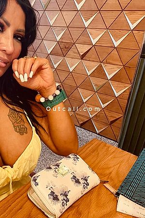 Kim =Milf Fillipina queen bj - Dubai Escorts