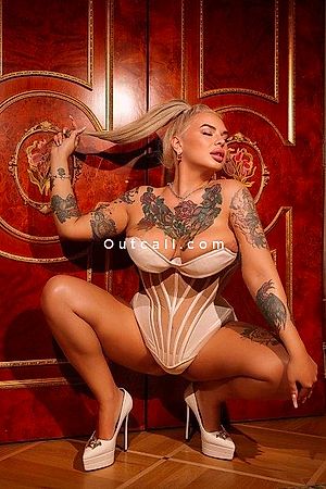 Nixie - Dubai Escorts