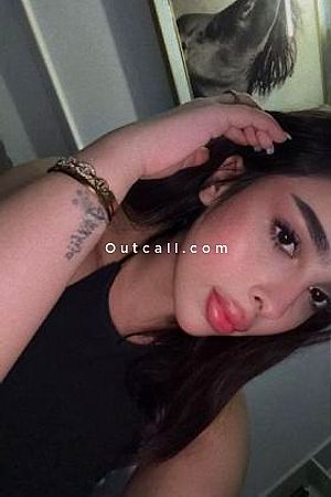 Lolou - Dubai Escorts