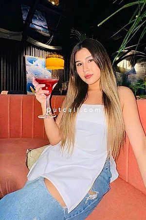 Briony - Dubai Escorts