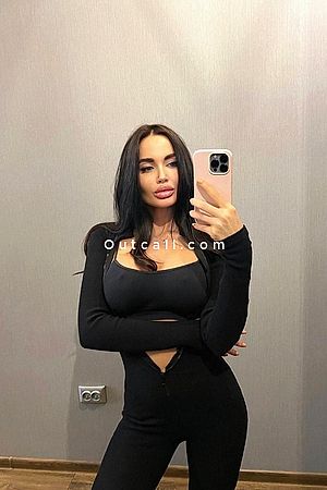 Kely - Dubai Escorts