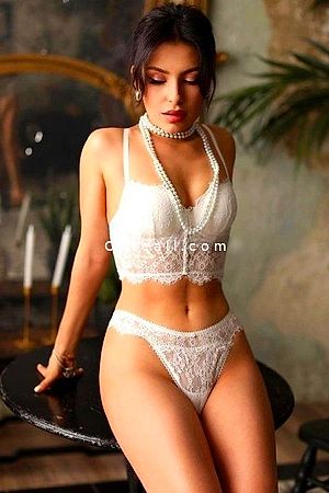 Estelle - Dubai Escorts