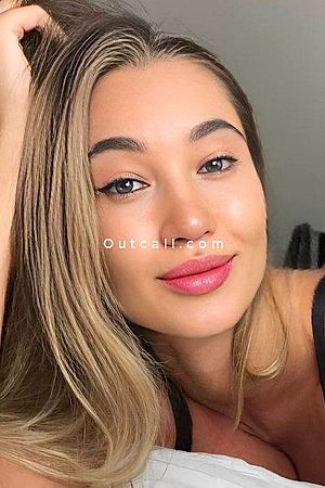 Luise - Dubai Escorts